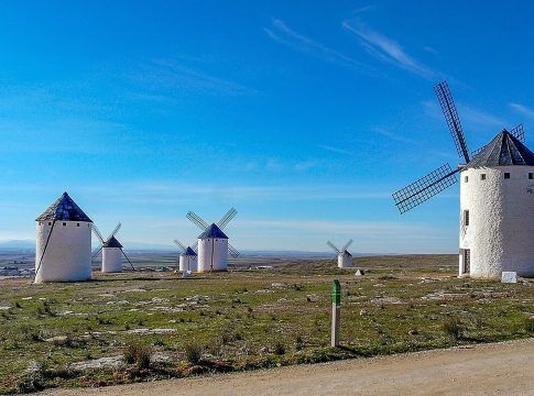 Tren de los Molinos, visita con encanto a Campo de Criptana