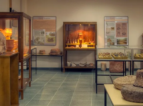 Museo Arqueológico de Alhambra, del Paleolítico a la Edad Moderna