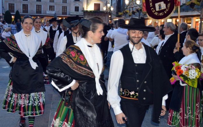 Desfile de la Pandorga de Ciudad Real, de camino a la ofrenda a la Virgen del Prado