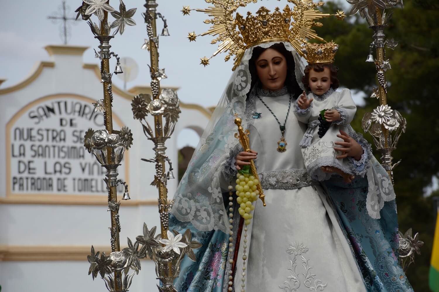 La Virgen de las Viñas en su santuario, en el Paraje de Pinilla,, durante la Romería de Tomelloso, en una de sus anteriores ediciones.